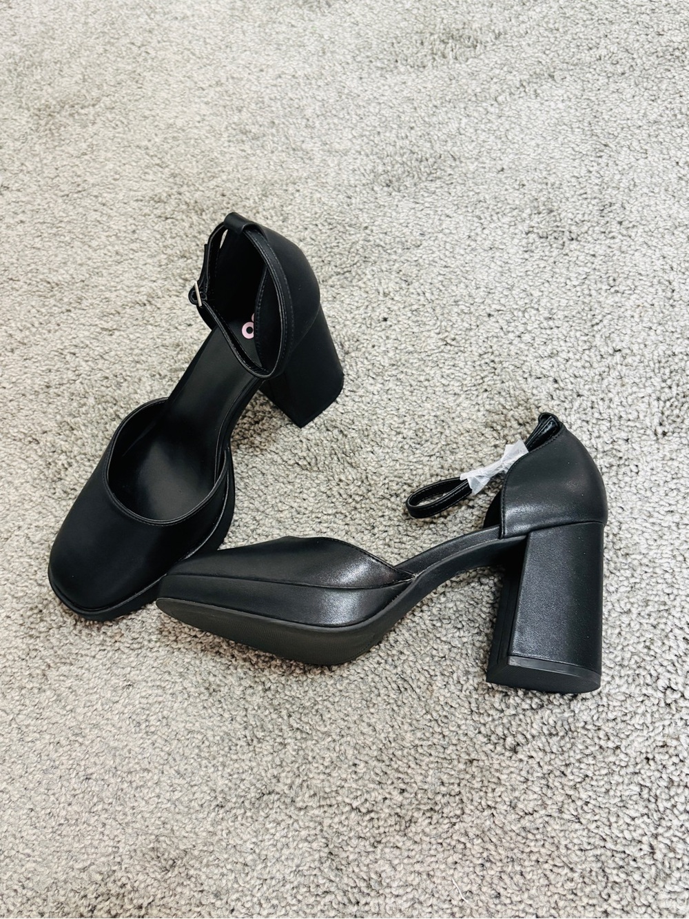 Mary Jane Black Ankle-Strap Block Heel Pumps size 8 - Picture 2 of 3